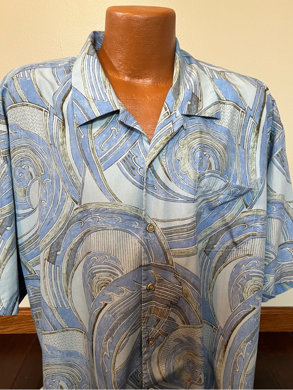 Tommy Bahama Shirt Men XXL Blue Green Abstract Swirls Camp Resort Aloha Tropical